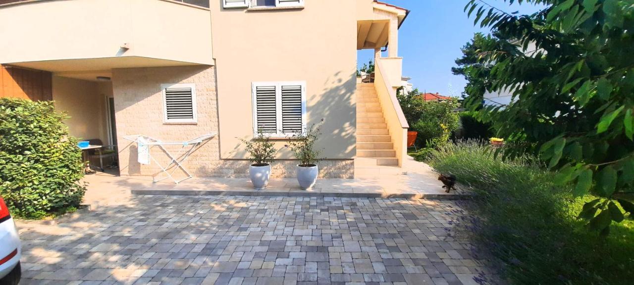 Apartment Pipo Krk Town Luaran gambar