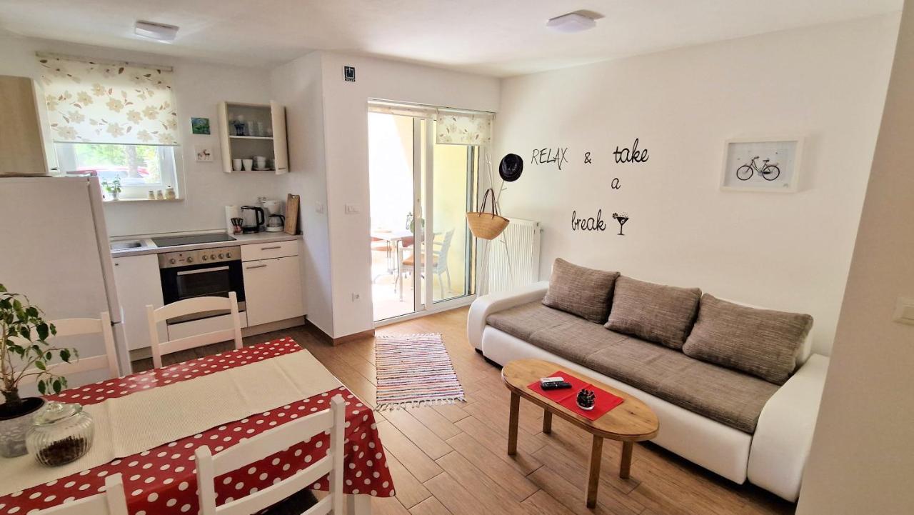 Apartment Pipo Krk Town Luaran gambar
