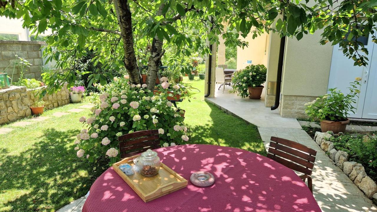 Apartment Pipo Krk Town Luaran gambar