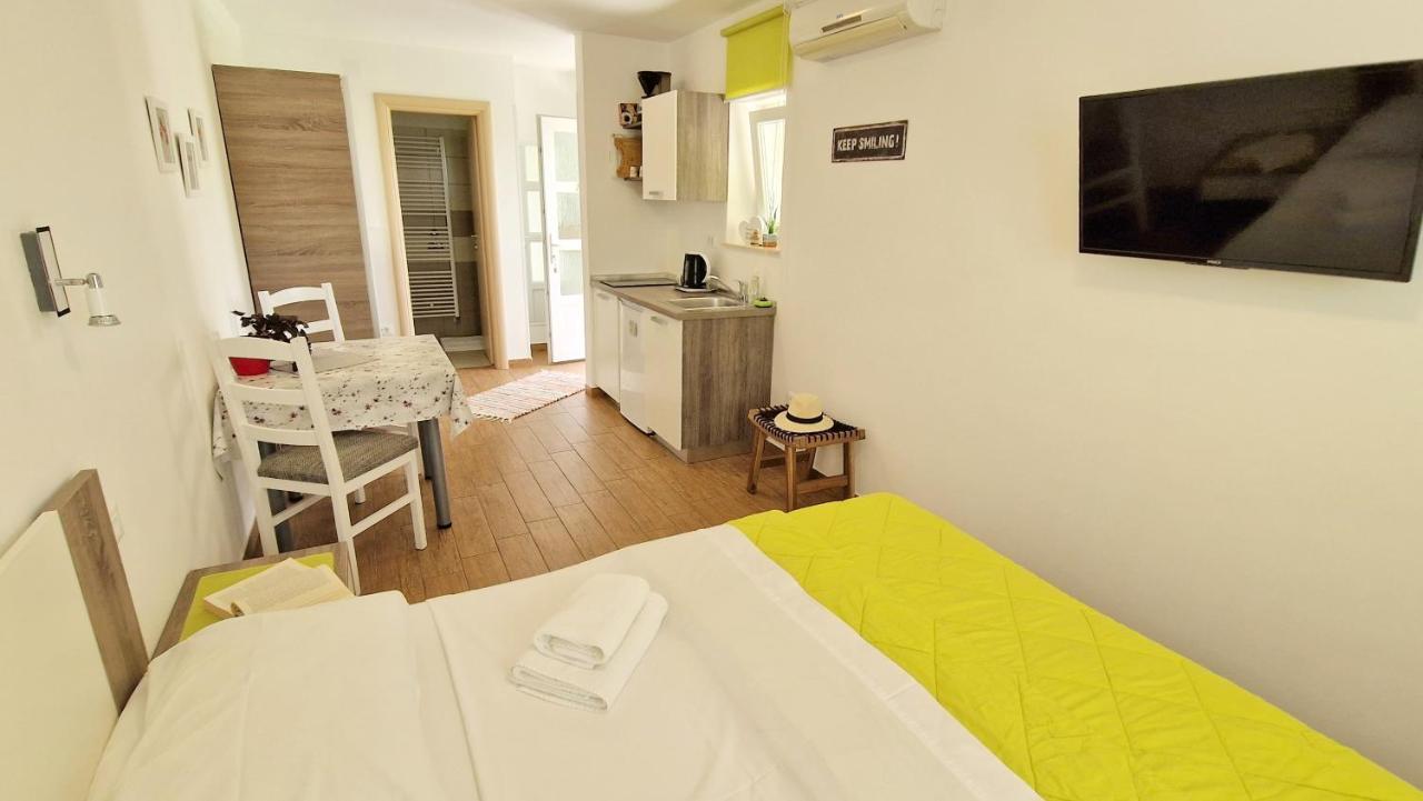 Apartment Pipo Krk Town Luaran gambar