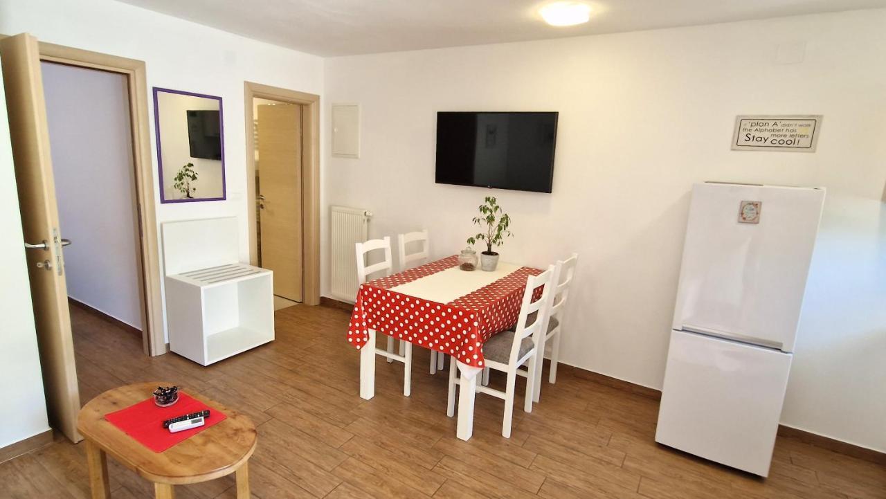 Apartment Pipo Krk Town Luaran gambar