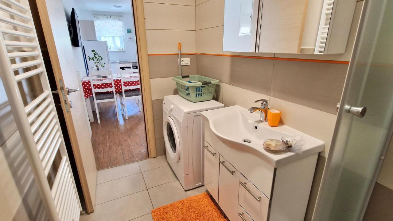 Apartment Pipo Krk Town Luaran gambar