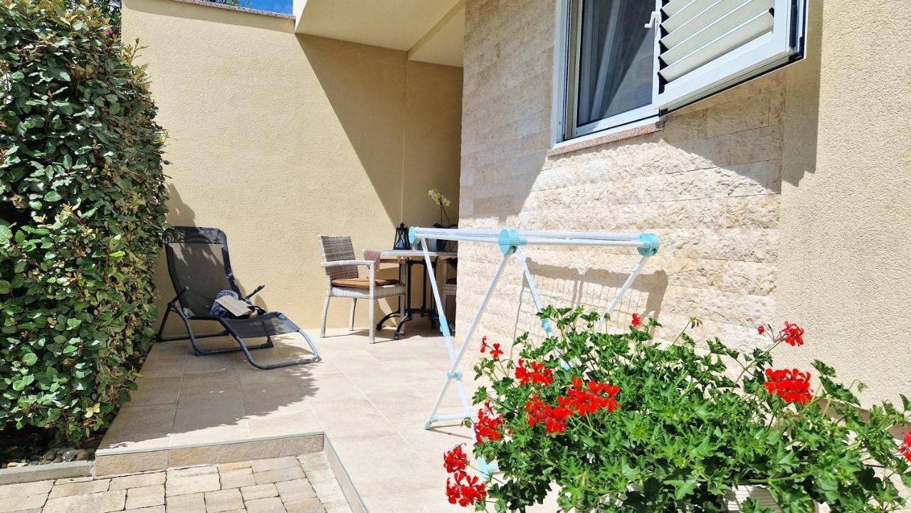 Apartment Pipo Krk Town Luaran gambar