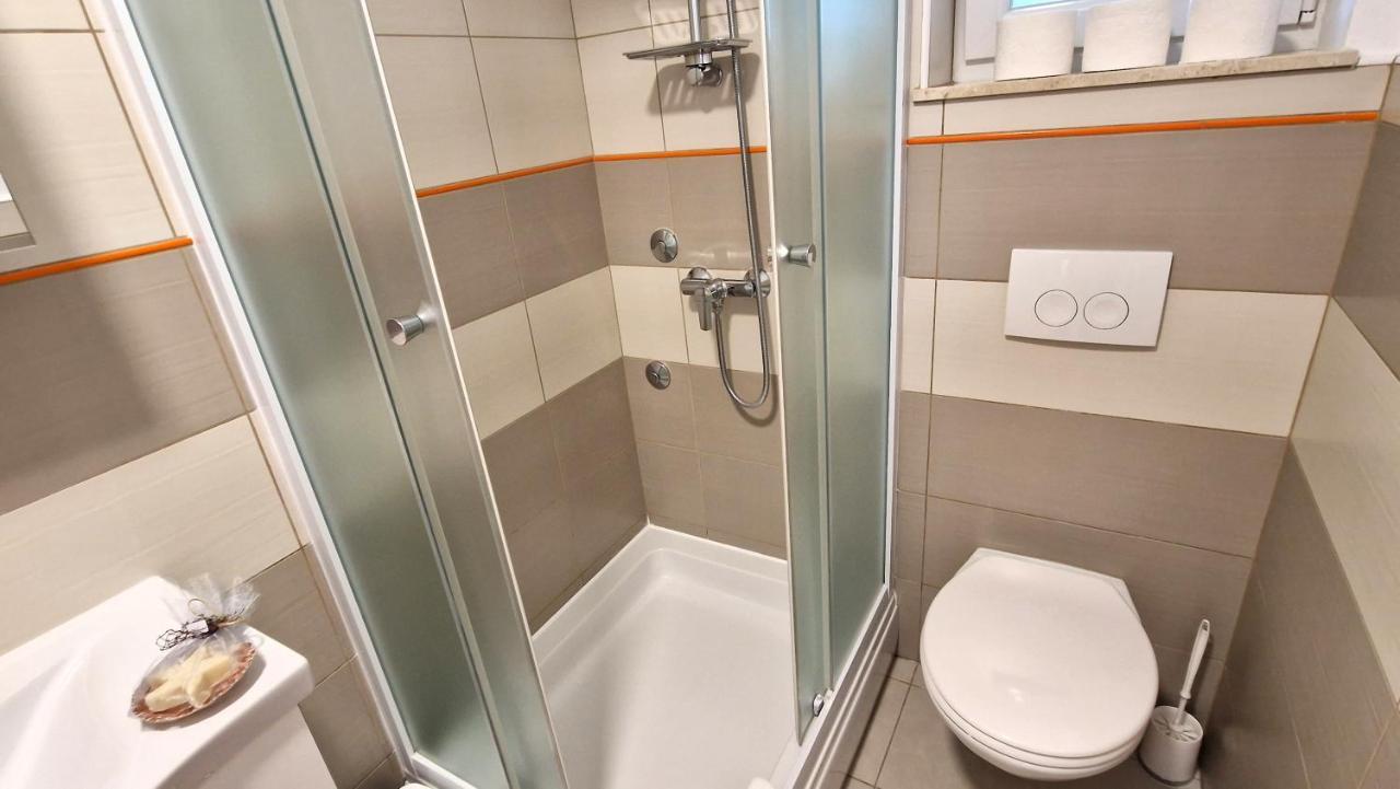 Apartment Pipo Krk Town Luaran gambar