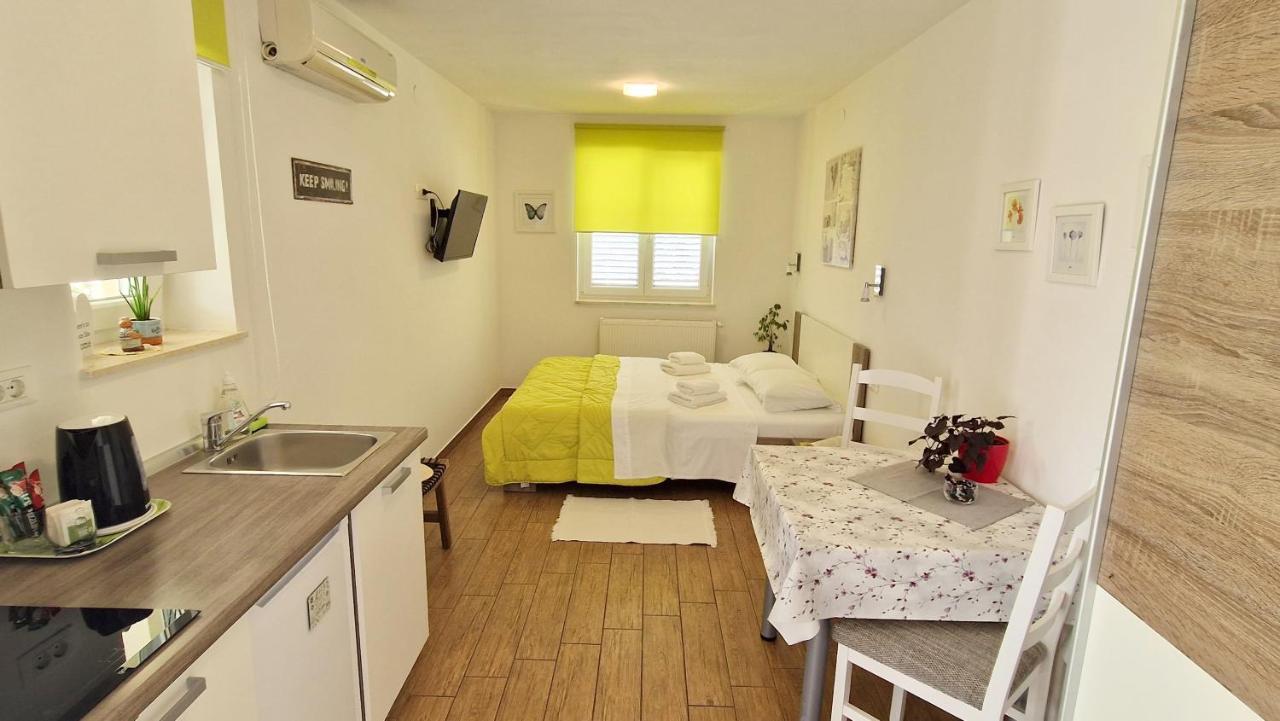 Apartment Pipo Krk Town Luaran gambar