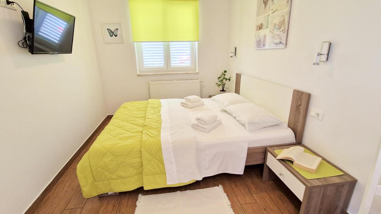 Apartment Pipo Krk Town Luaran gambar
